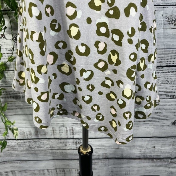Lori Goldstein LOGO Top Tunic size Extra Small Lilac Green Leopard Pockets Slim - Picture 9 of 13